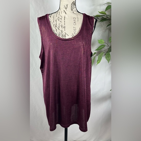 Susan Graver Women's Top - Rich Burgundy 🍒 - Picture 7 of 11